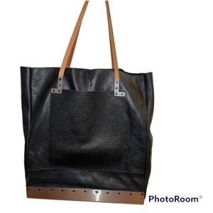 Pieces Black Leather Tote Bag With Metal bottom